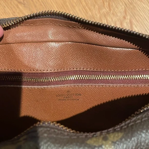 Louis Vuitton Jeune Fille MM - Picture 7 of 16